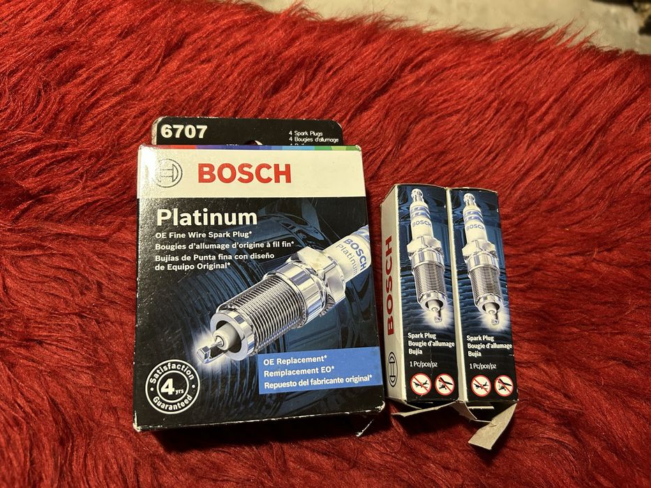 6 бр. нови оригинални запалителни свещи Bosch Platinum 6707 (0 242 230 560 / FR8LPP30X)