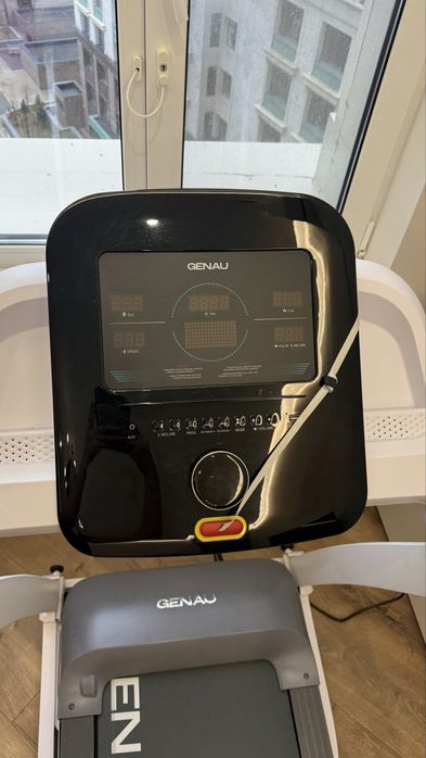 Продам беговую дорожеу Genau Airflex A8