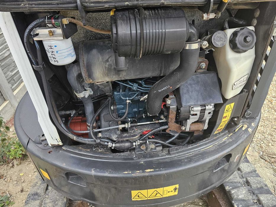 Vand excavator Bobcat E25 in Stare Exceptionala