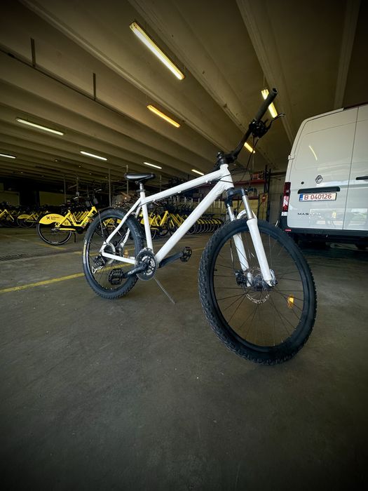Bicicleta MTB alba rockrider