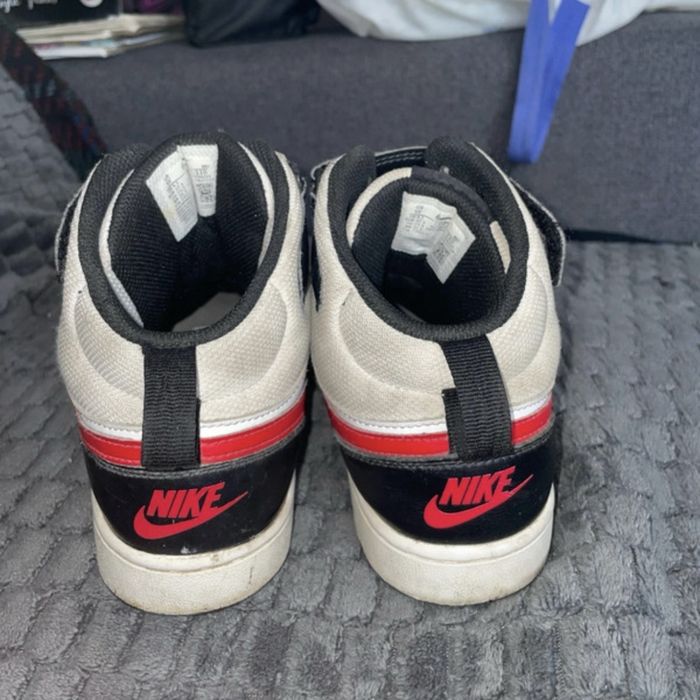 Adidasi Nike bascheti