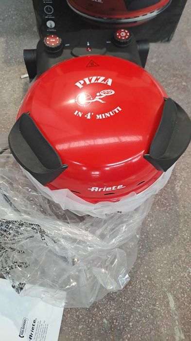 Cuptor electric pentru pizza Ariete "Pizza in 4 minute"