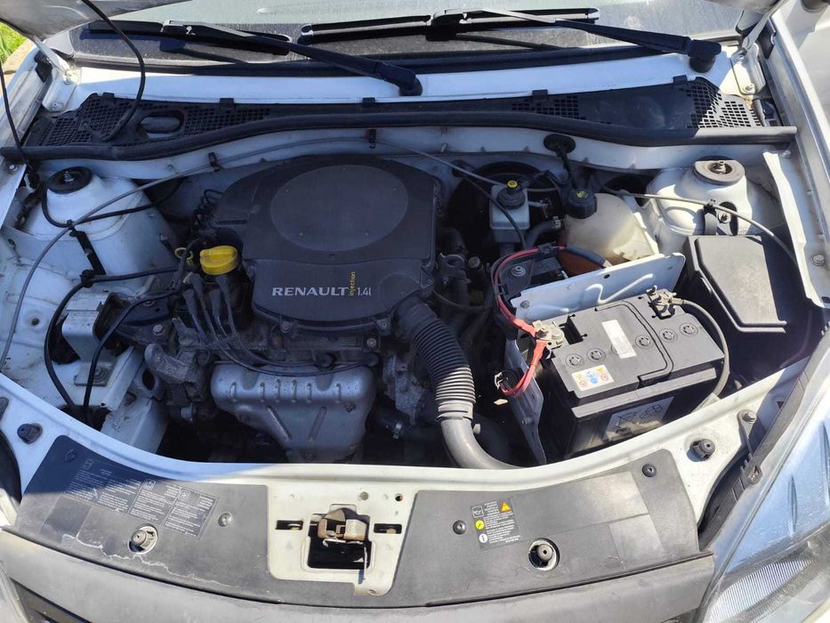 De vanzare Dacia Sandero din 2008 cmc 1400  benzina  .