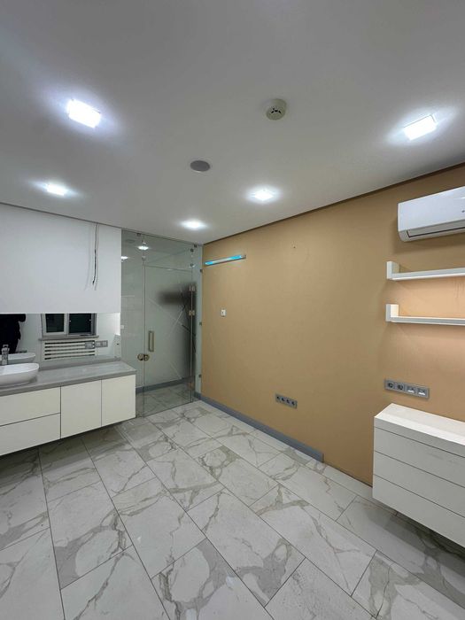 Аренда офиса в центре 145м2 - 8 комнат, ул. Мирабад, ор-р:Госпитальный