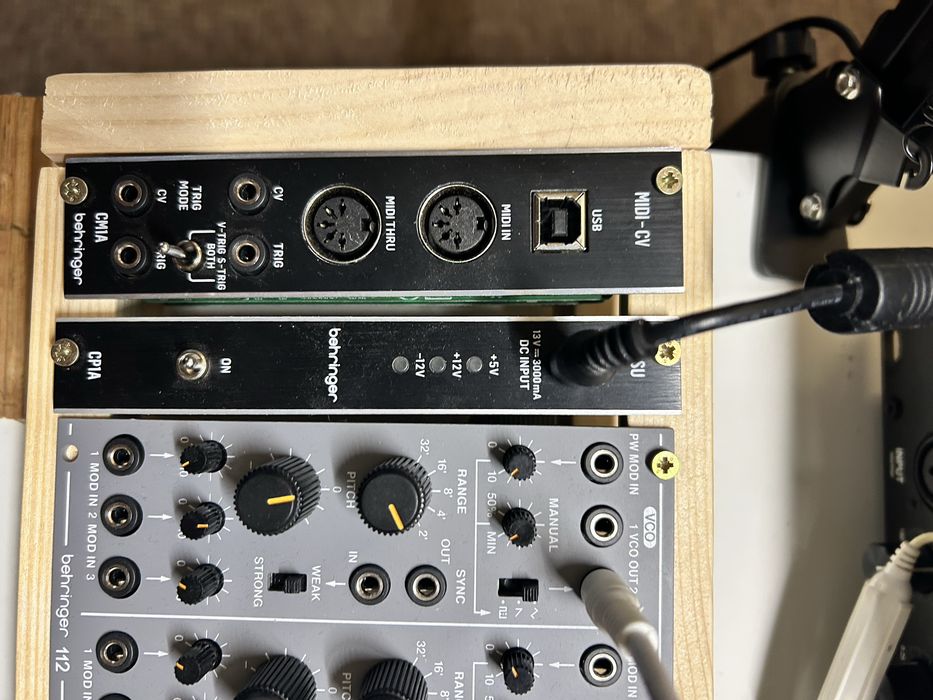 Sistem modular eurorack behringer