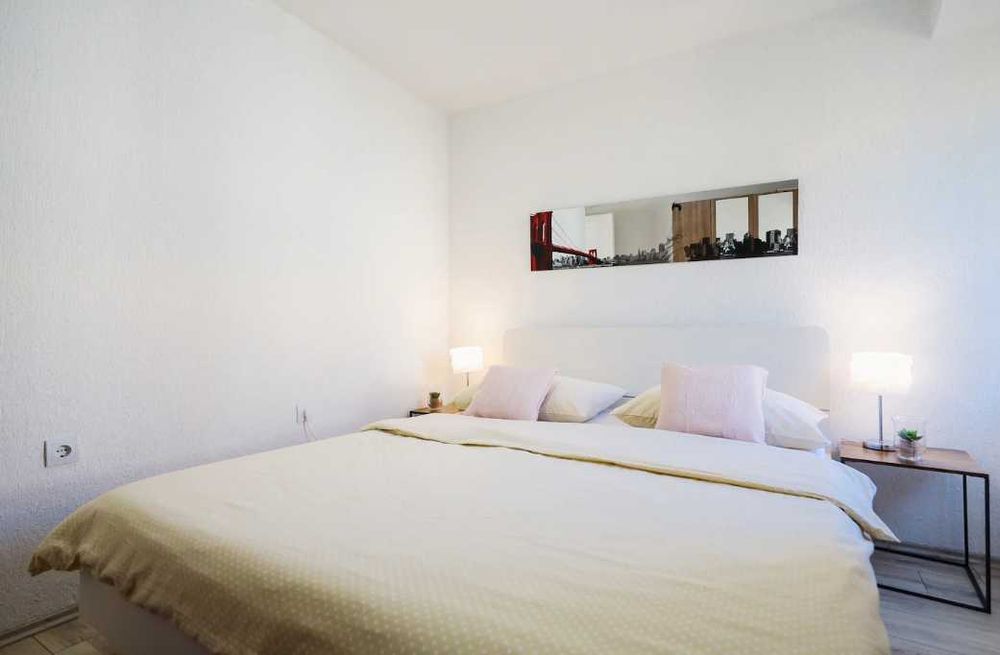 Дава се под наем Двустаен апартамент в Пловдив, Център - 65 кв.м за 298.86 € - Снимка #2