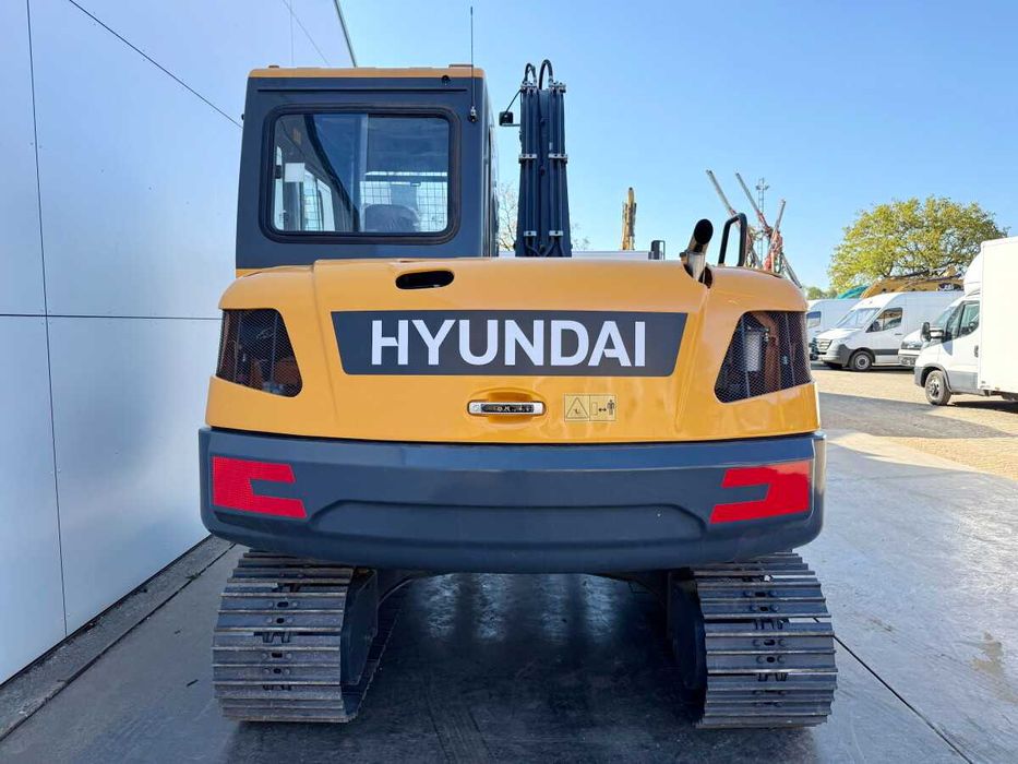 Мини багер Hyundai R85A – 77 к.с., 8.1 т, Нов 2026 (с видео)