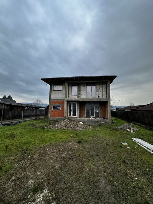 Casa suprafata utila P+1E=87m suprafata teren 607