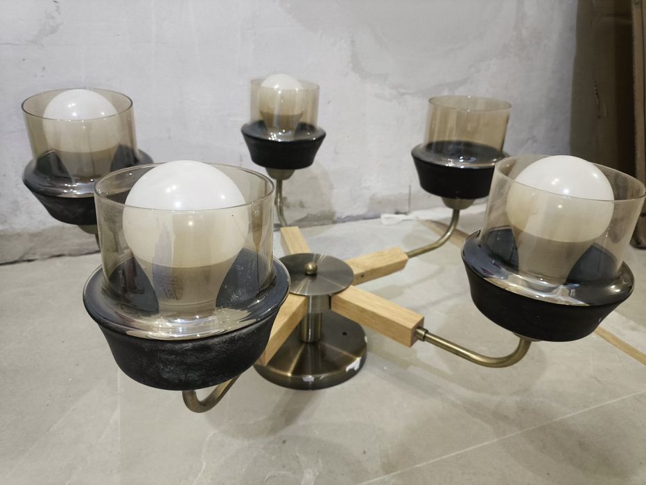 Люстра пятирожковая