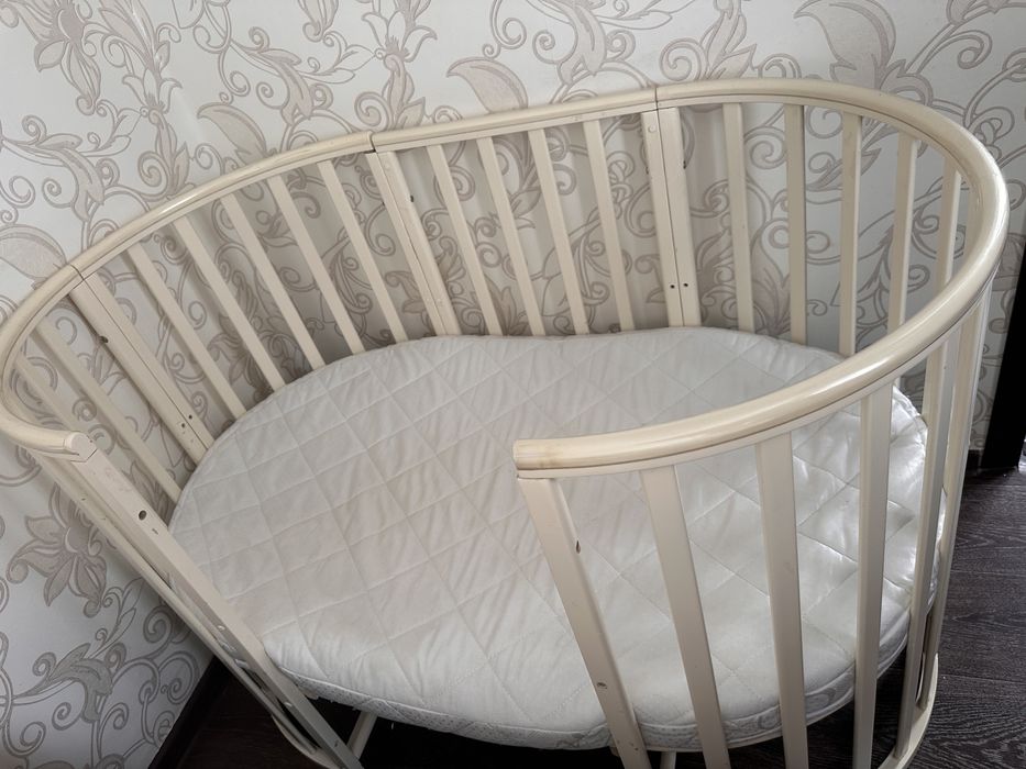 Продам кроватку 4 в1 б/у