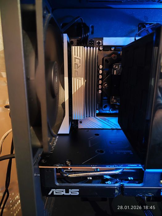 Геймърски Ryzen 7 7800X3D,RX 7600 8GB,RAM 16GB DDR5 6000,SSD 1TB NVME