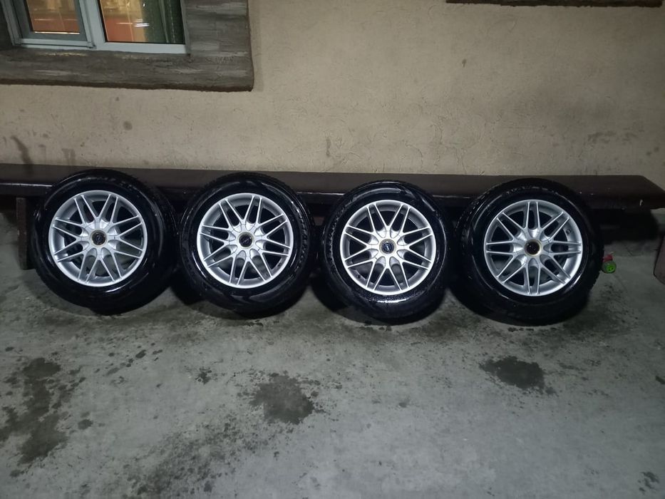 Продам шины  с  дисками зимние 4 штук  215/60/16 состояние идеал  торг