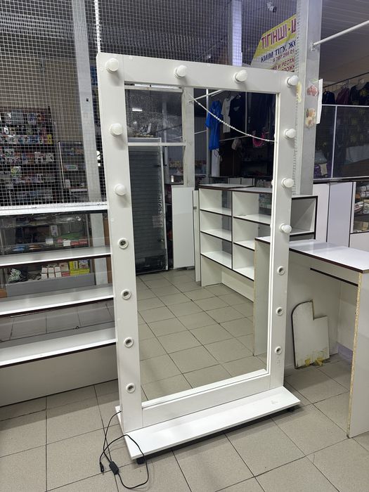 Зеркало с подсветкой