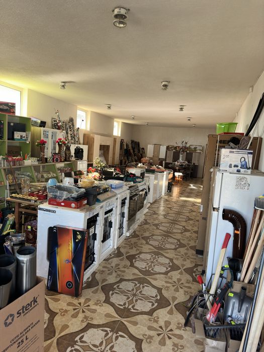 Închiriez spațiu comercial 182 mp ultracentral com. Deleni, jud. Iași – vizavi de PROFI, vad excelent