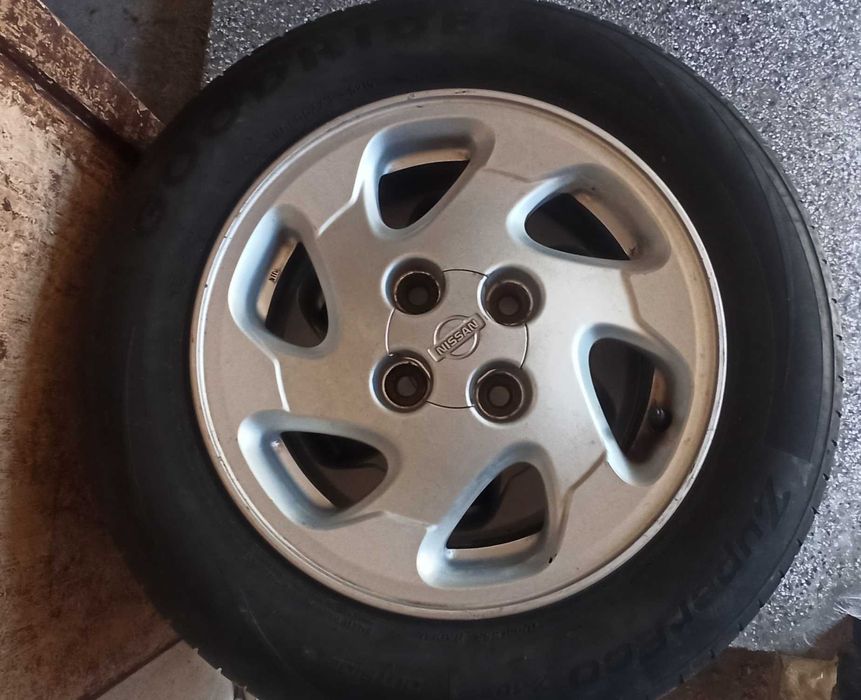 Гуми с джанти от nissan almera