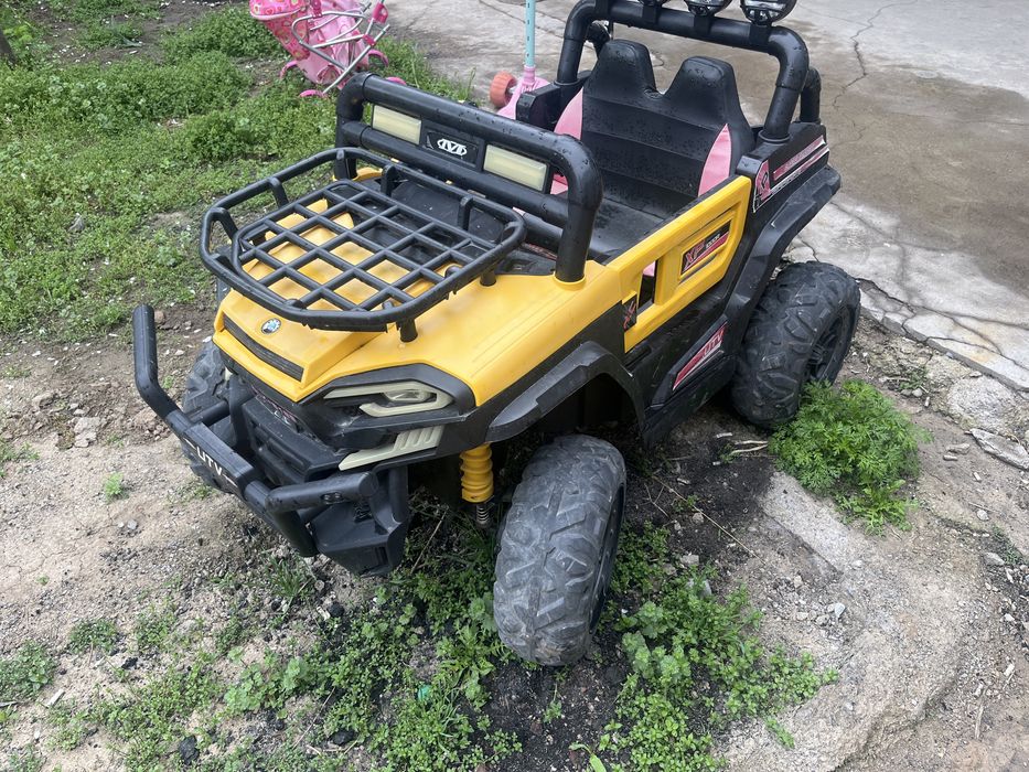 Продам машинку для детей