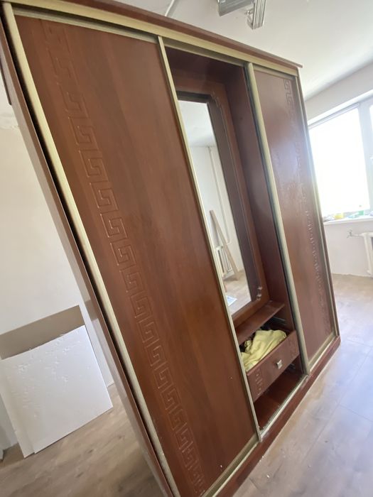 Шифоньер бу купе с зеркалом