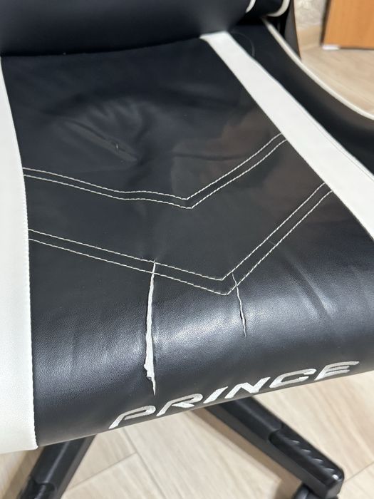 Игровое кресло DXRacer Prince