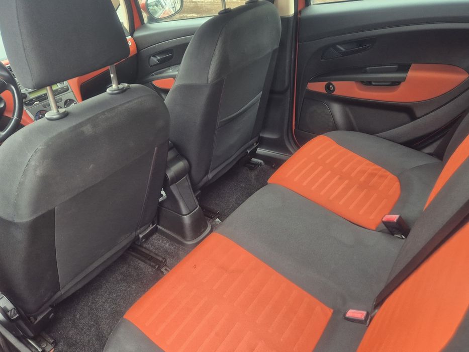 Fiat grande punto 1.4 benzina 100.000 km reali proprietar din 2011