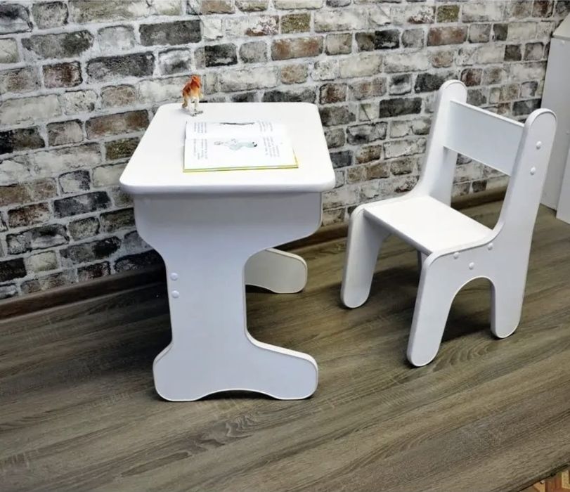 Детский столик со стульчиком