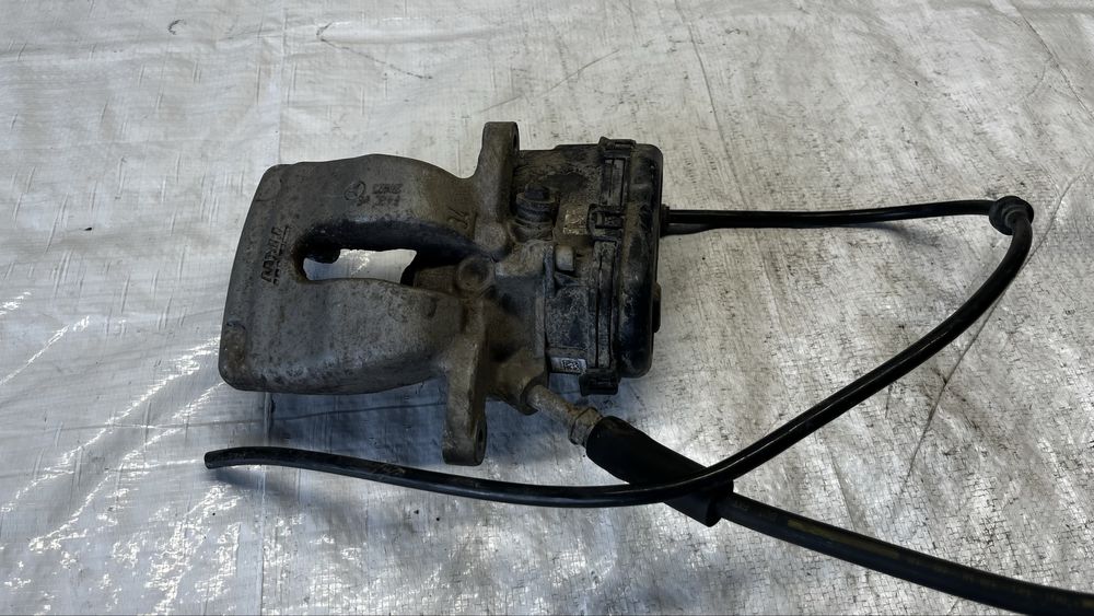 Mercedes GLA заден ляв спирачен апарат