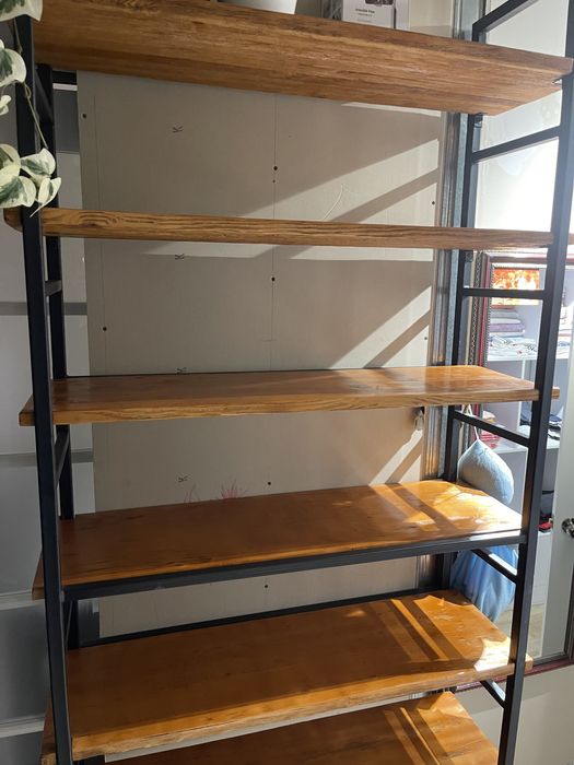 Шкаф для книг, цветов , мелочей