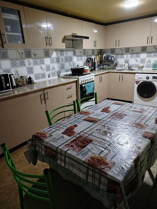 Сотилади Чилонзор мевазор 6 сот 9 хона фасад 20 метр нархи 280000 у,е