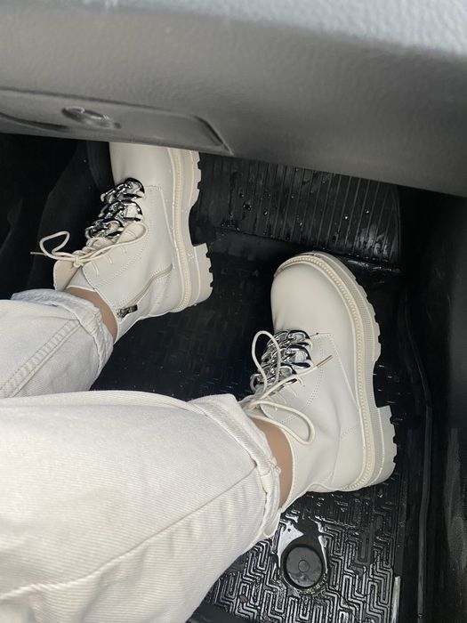 Ботинки осень -весна 5000 тг рр 38