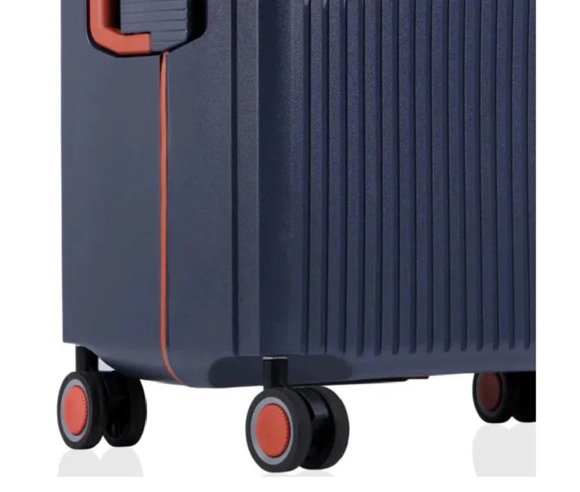 Премиум чемодан на защёлках