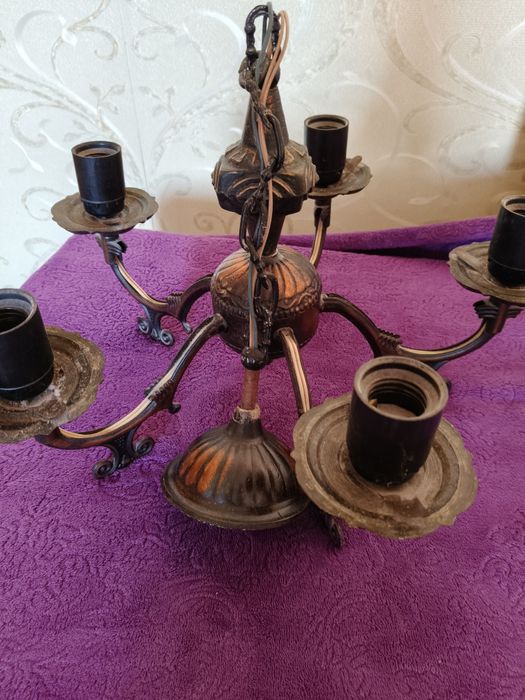 Люстра пятирожковая