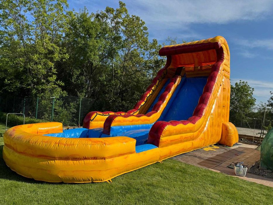 Închiriem Topogan/Tobogan Gonflabil Cu Apa Piscina