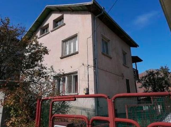 Продажба на имот в гр. Девин