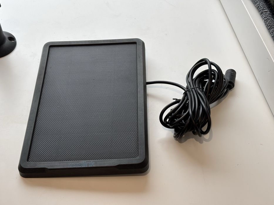 Camera supraveghere 4g Reolink Go 2k cu panou solar