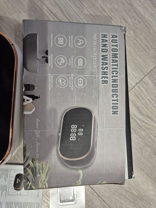 Dozator automat sapun spuma ceas senzor prezenta temperatura