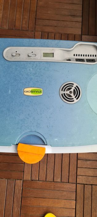 Хладилна чанта на12vплюс 220v