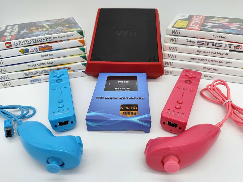 Пълен Комплект Nintendo Wii Mini за двама играчи + над 100 игри