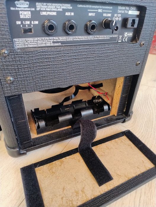 Китарно кубе VOX