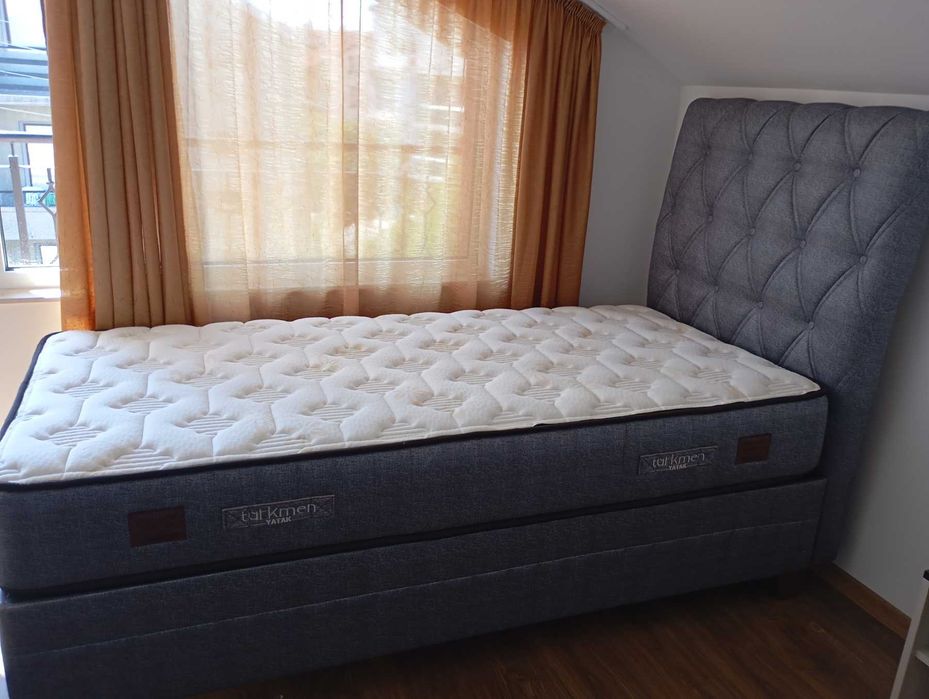 Легло с матрак и табла!