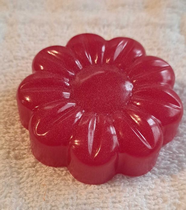 Домашни ръчно изработени ароматни сапуни с естествени съставки