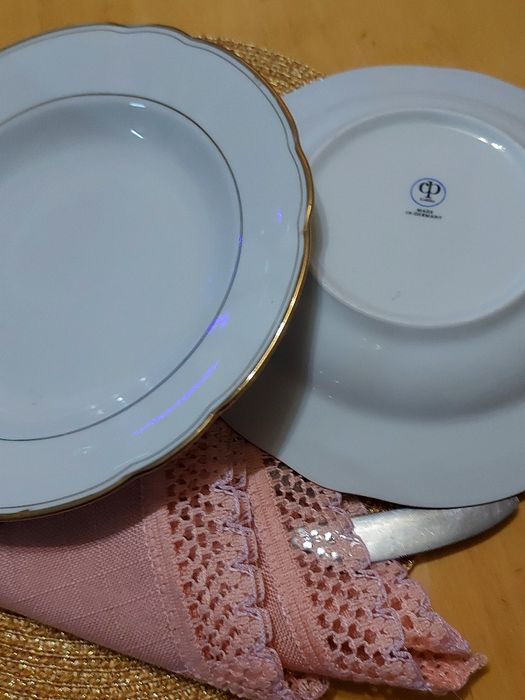 Порцеланови чинии дълбоки със златен кант