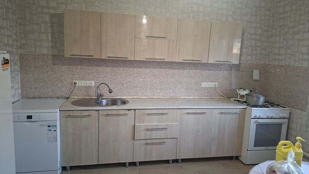 Кухонный гарнитур 2.5м