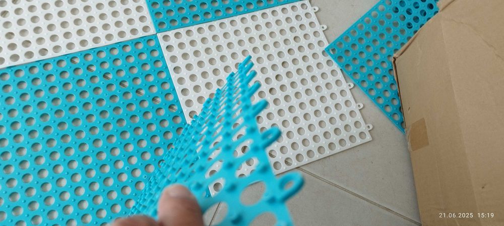 Продавам сглобяеми плочки 50бр., /Синьо/Бяло, 30.48см x 30.48см