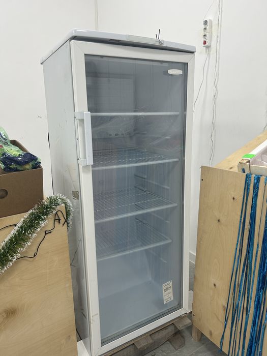 Витринный холодольник на магазин