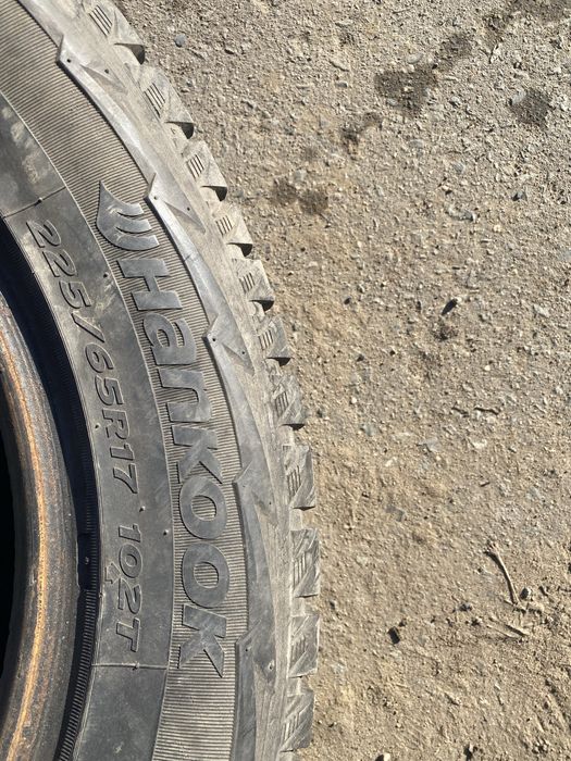 Продам шины 2 шт.