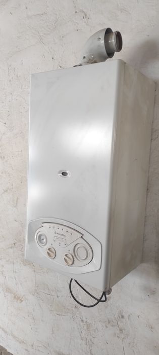 Продаëтся двухконтурный котëл  хороший состоянии