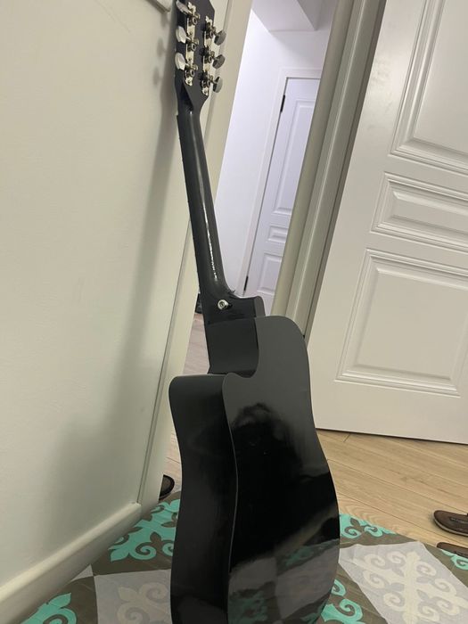 Гитара музыкалная