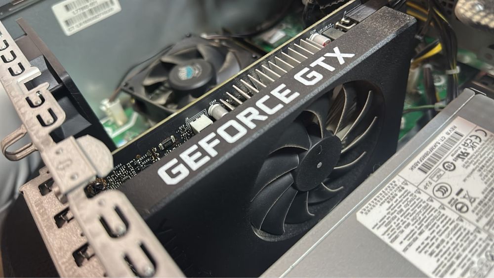 Продается видеокарта Nvidia Geforce 1650