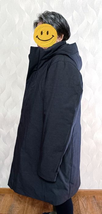 Продается оригинальная мужская демисезонная куртка.  Фирма UNIQLO