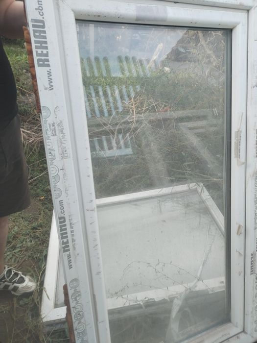 Продавам  дограма Rehau