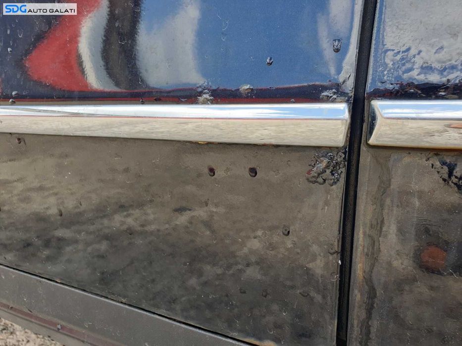 Bandou Ornament Crom de pe Usa Portiera Stanga Fata Volkswagen Passat B6 2005 - 2010